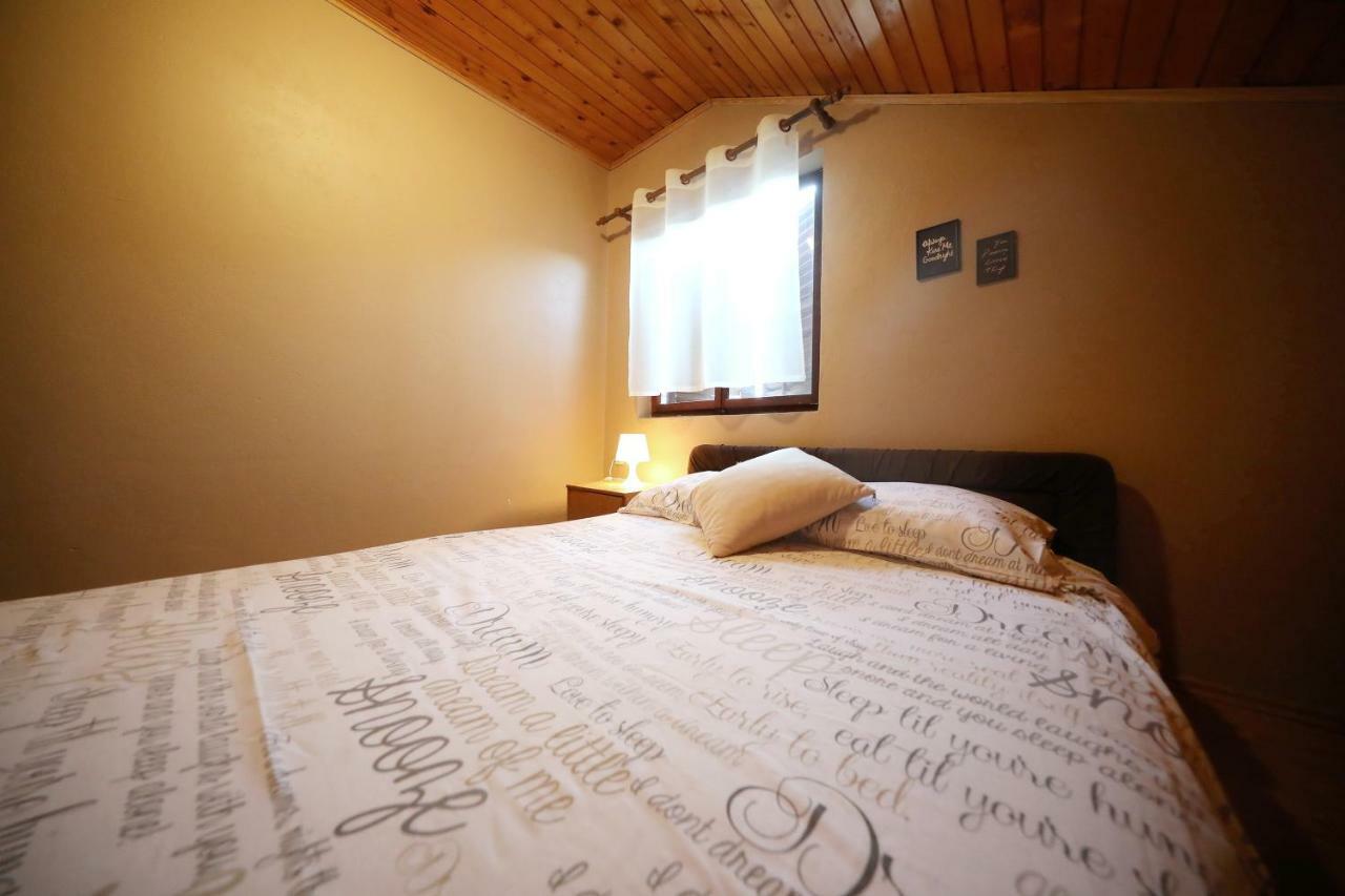 Leona Apartment Sukosan Luaran gambar