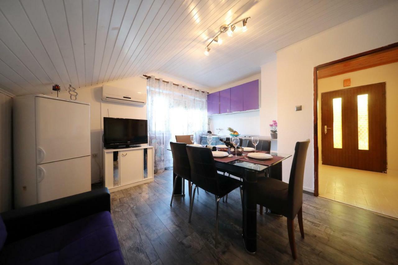 Leona Apartment Sukosan Luaran gambar