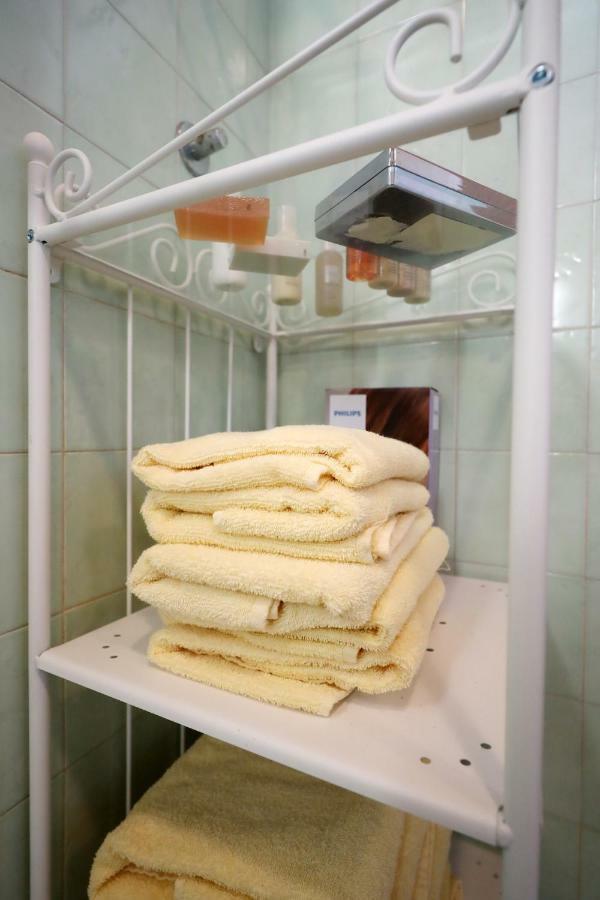 Leona Apartment Sukosan Luaran gambar