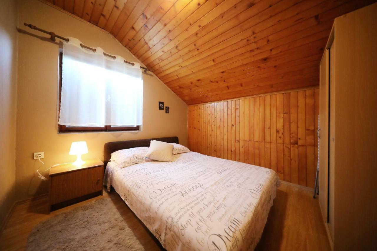 Leona Apartment Sukosan Luaran gambar